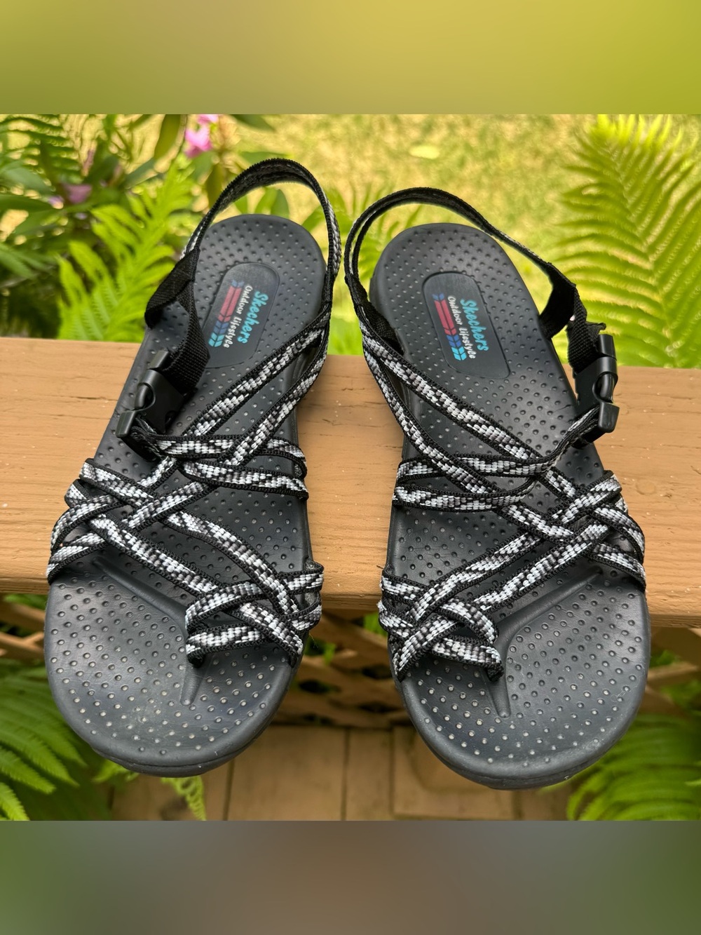 Skechers Reggae Iris Mon Black and White Strappy Women's Outdoor Sandals